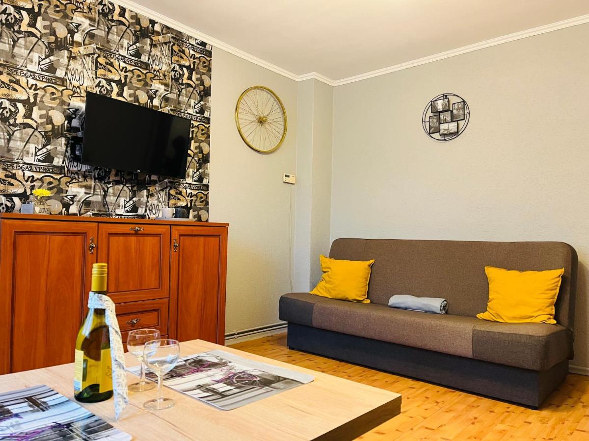 Appartement Apartament Rowerlovy à Wałbrzych Extérieur photo